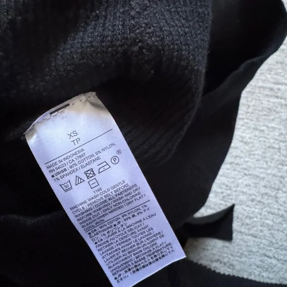 NWT Ribbed Halter Top - Picture 4 of 4